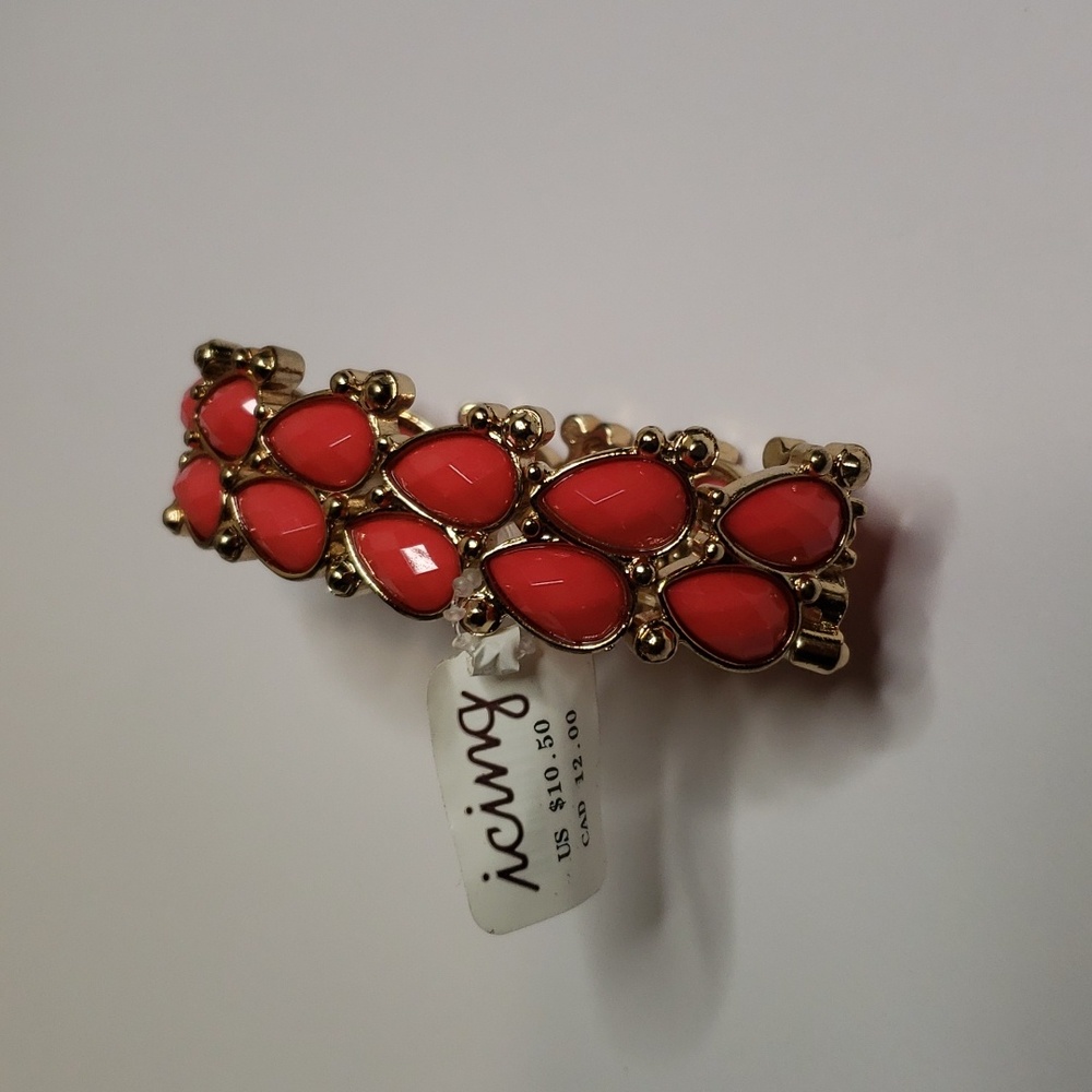 NWT, ICING bracelet, gold with pink teardrop stones, elastic band